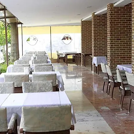 Maren Aparthotel 3*