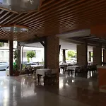 Ξενοδοχείο με διαμερίσματα Maren