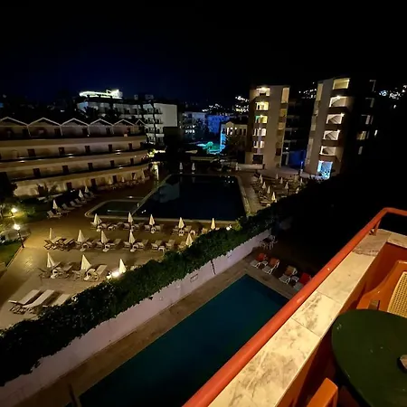 玛恩海滩公寓酒店