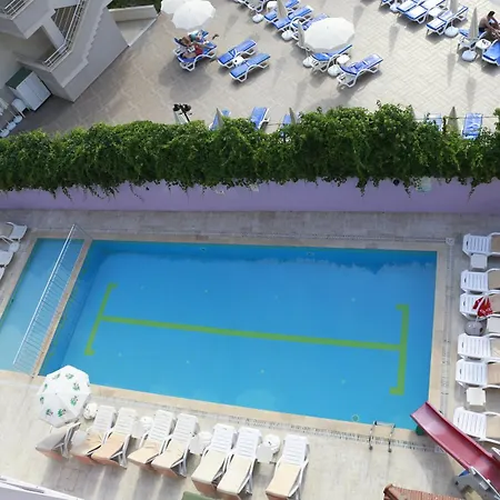 玛恩海滩公寓酒店 3*